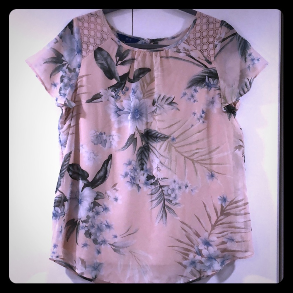 Casual blouse.